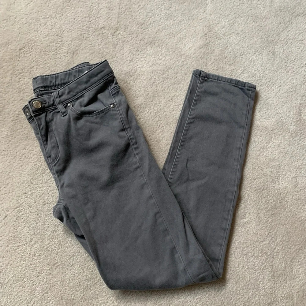 Like NEW Uniqlo kid stretch skinny jeans, 9-10